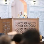 الدكتور العيسى يُلقي خطبة الجمعة ويؤمّ المصلين في الجامع الكبير بالعاصمة الصومالية