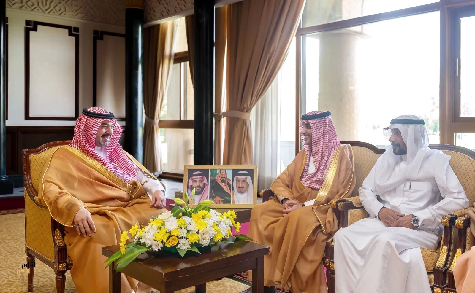نائب أمير تبوك يستقبل مديري عموم الشؤون المالية والخدمات المساندة بإمارات المناطق 