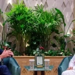 سمو ولي العهد يجتمع مع عضو لجنتي العلاقات الخارجية والاعتمادات في مجلس الشيوخ الأمريكي