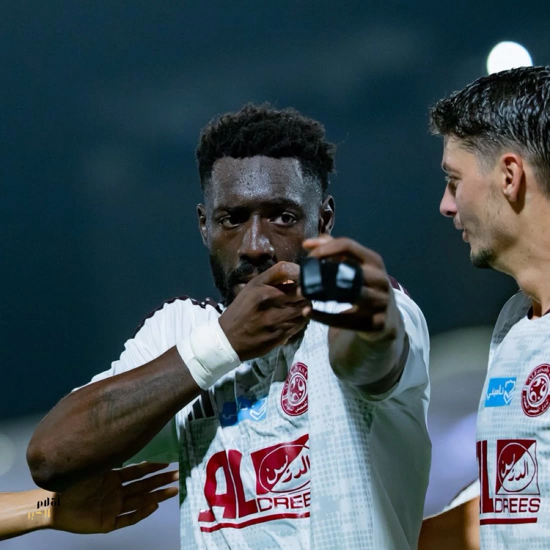 الفيصلي يفرض التعادل على الشباب بهدفين لمثلهما في دوري روشن