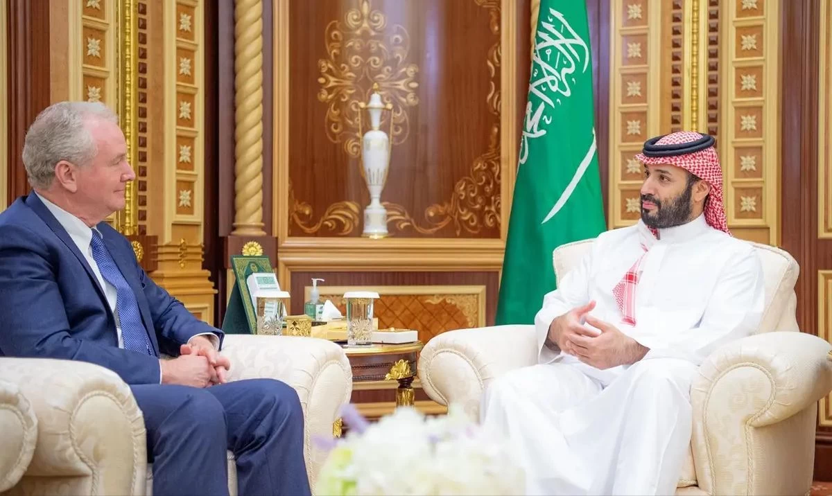 سمو ولي العهد يستقبل عضو لجنة العلاقات الخارجية بمجلس الشيوخ الأمريكي والوفد المرافق له