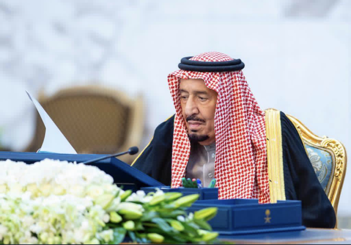 خادم الحرمين الشريفين يرأس جلسة مجلس الوزراء