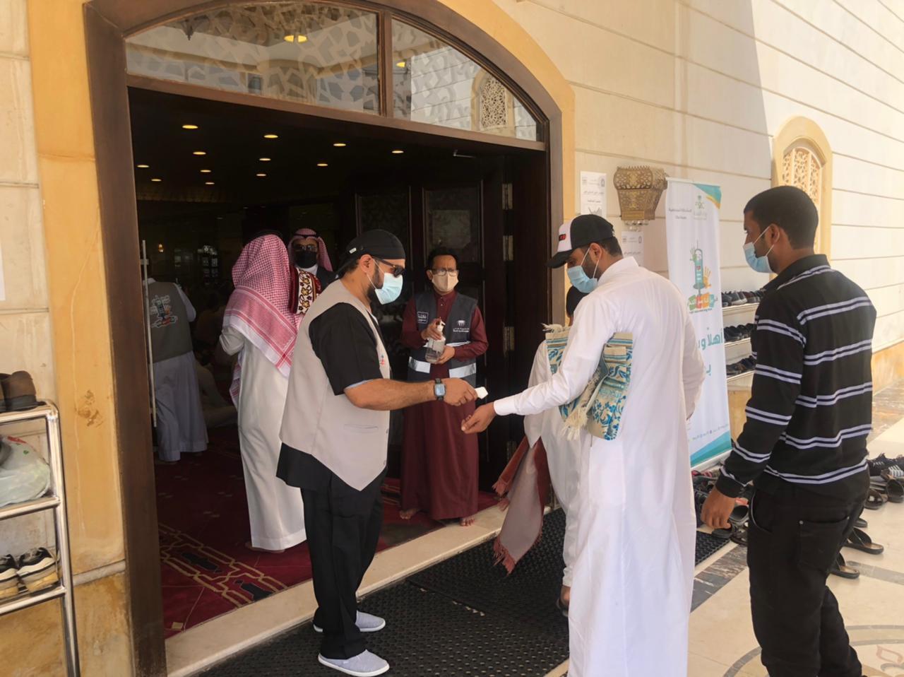 وفق توجيهات " آل الشيخ  " لمتابعة التزام المصلين بالبروتوكولات الصحية  شاهد .. الشؤون الإسلامية بمكة المكرمة تكثف جولاته