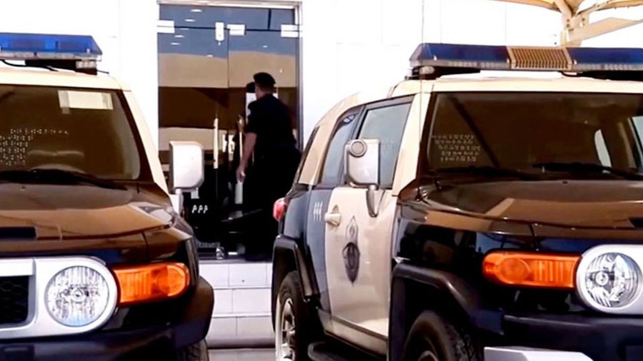 القبض على شخص سكب مادة قابلة للإشعال على جهاز صرف آلي وأشعل النار فيه بنجران
