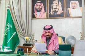  سمو أمير الحدود الشمالية يستقبل مدير فرع هيئة الزكاة والدخل بالمنطقة