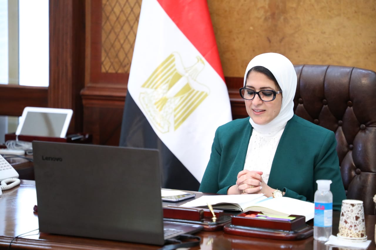 وزيرة الصحة المصرية تعقد اجتماعًا مع مديري مستشفيات الحميات والصدر على مستوى الجمهورية