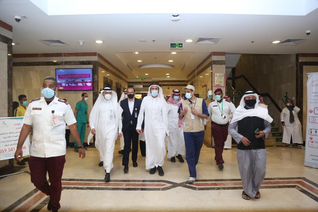 الربيعة يتفقد سير العمل في صحة مكة المكرمة