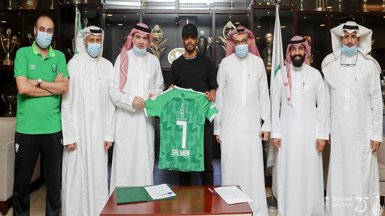الأهلي يجدد عقد سلمان المؤشر