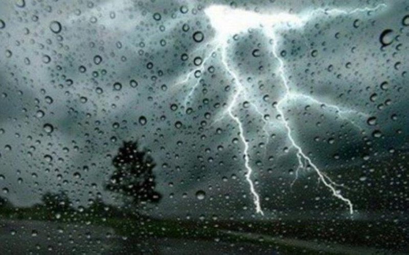 الأرصاد تبشِّر بحالة ماطرة على عسير.. و"المدني" يتفاعل بتنبيه