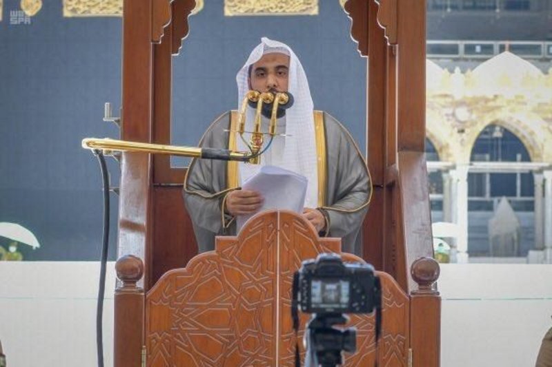 خطيب الحرم المكي: من أعظم النعم توحيد هذه البلاد.. ويد الله مع الجماعة