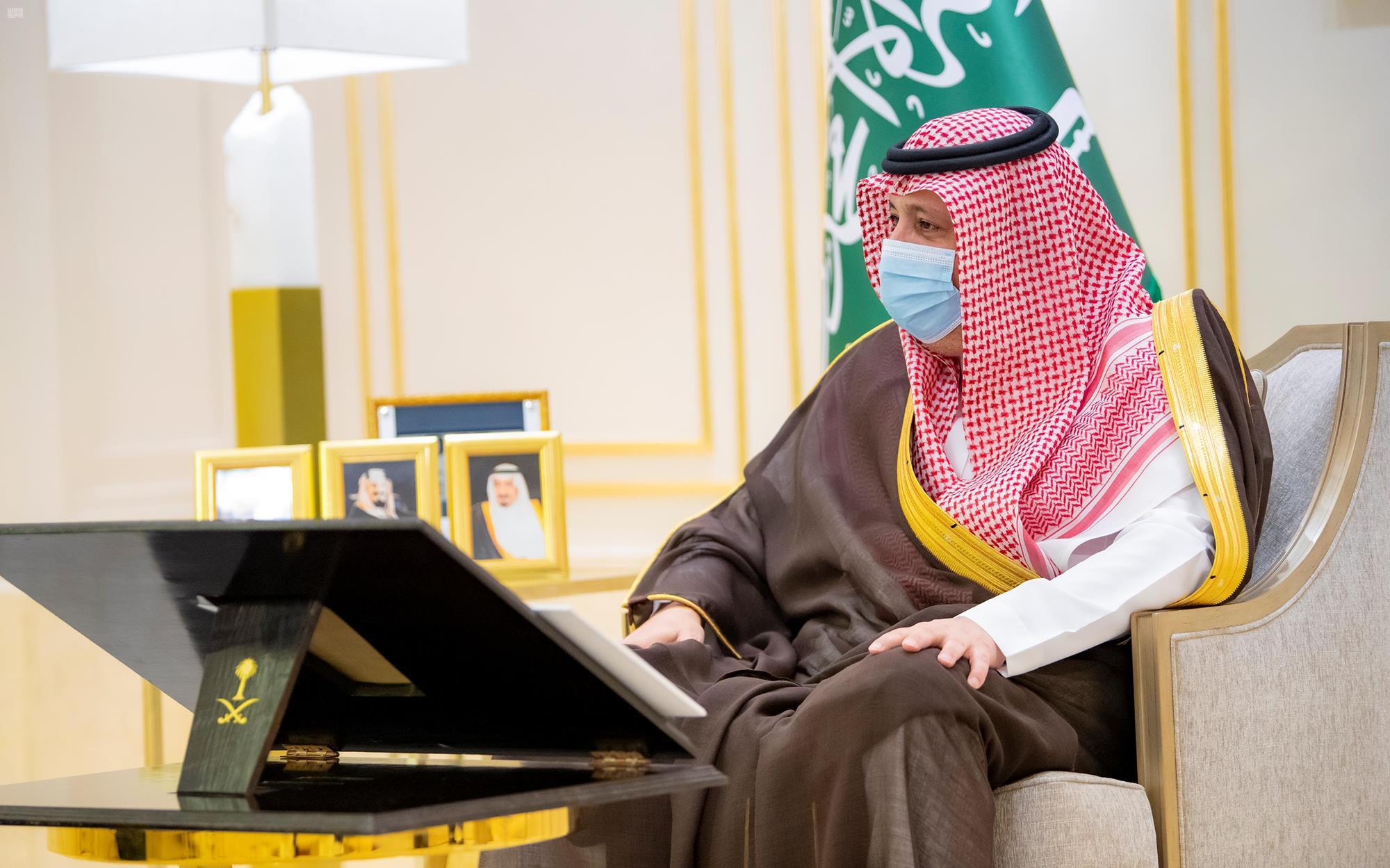 سمو أمير الباحة يستقبل مدير فرع البريد السعودي بالمنطقة