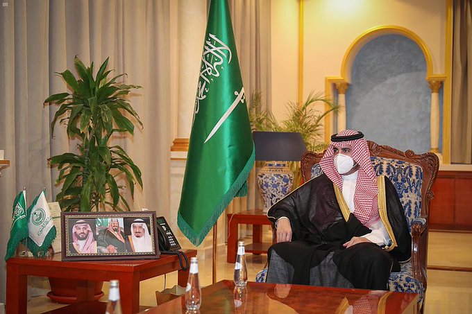 ​​​​​​​سمو أمير منطقة الجوف يستقبل مدير المركز الثقافي بالمنطقة