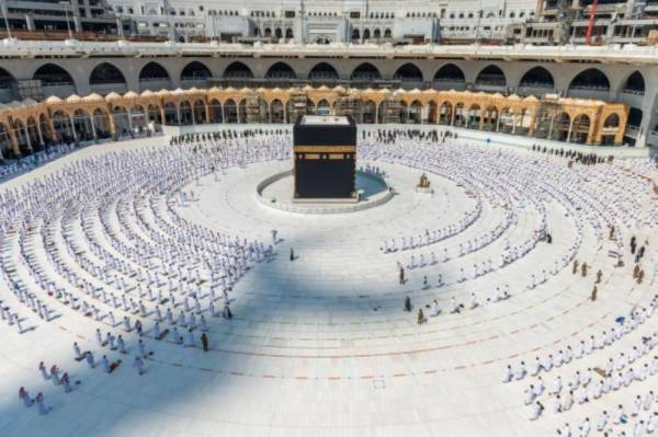 ​​​​​​​تفويج 408 آلاف معتمر بالحرم منذ بدء العمرة