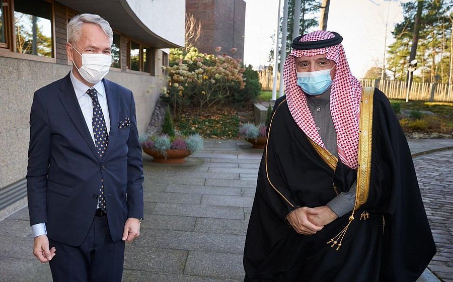 ​​​​​​​وزير الدولة للشؤون الخارجية عضو مجلس الوزراء يلتقي وزير خارجية فنلندا