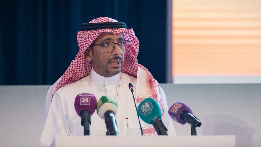 وزير الصناعة يعلن توظيف سعوديين جدد والاستغناء عن وافدين