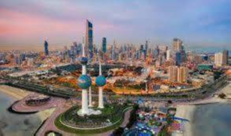 الكويت تُبقي على الحظر الجزئي لمراقبة الوضع الوبائي