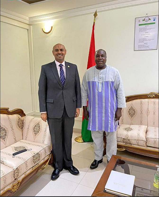 وزير الدولة لدى رئاسة الجمهورية المكلف بالمصالحة الوطنية والتماسك الاجتماعي في بوركينا فاسو يلتقي بالسفير الدوسري