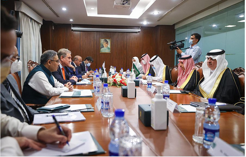 سمو وزير الخارجية يلتقي وزير خارجية باكستان ويعقدان جلسة مباحثات رسمية