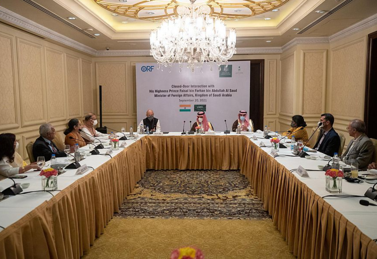 رئيس اتحاد التايكوندو يقف على استعدادات المنتخب في معسكر أبها