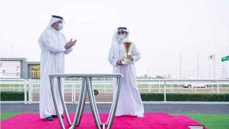 نادي سباق الخيل ينظم حفل سباقه الثاني على جائزة النادي التقديرية وكأس المصيف