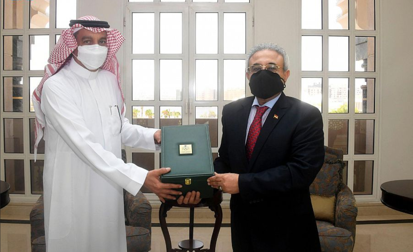 مدير فرع وزارة الخارجية بمكة المكرمة يستقبل القنصل اليمني