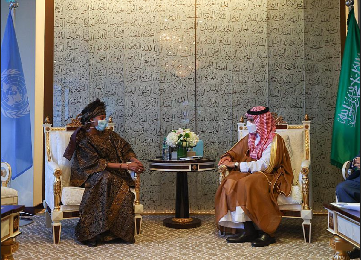 سمو وزير الخارجية يلتقي وزيرة الشؤون الخارجية والسنغاليين بالخارج في السنغال