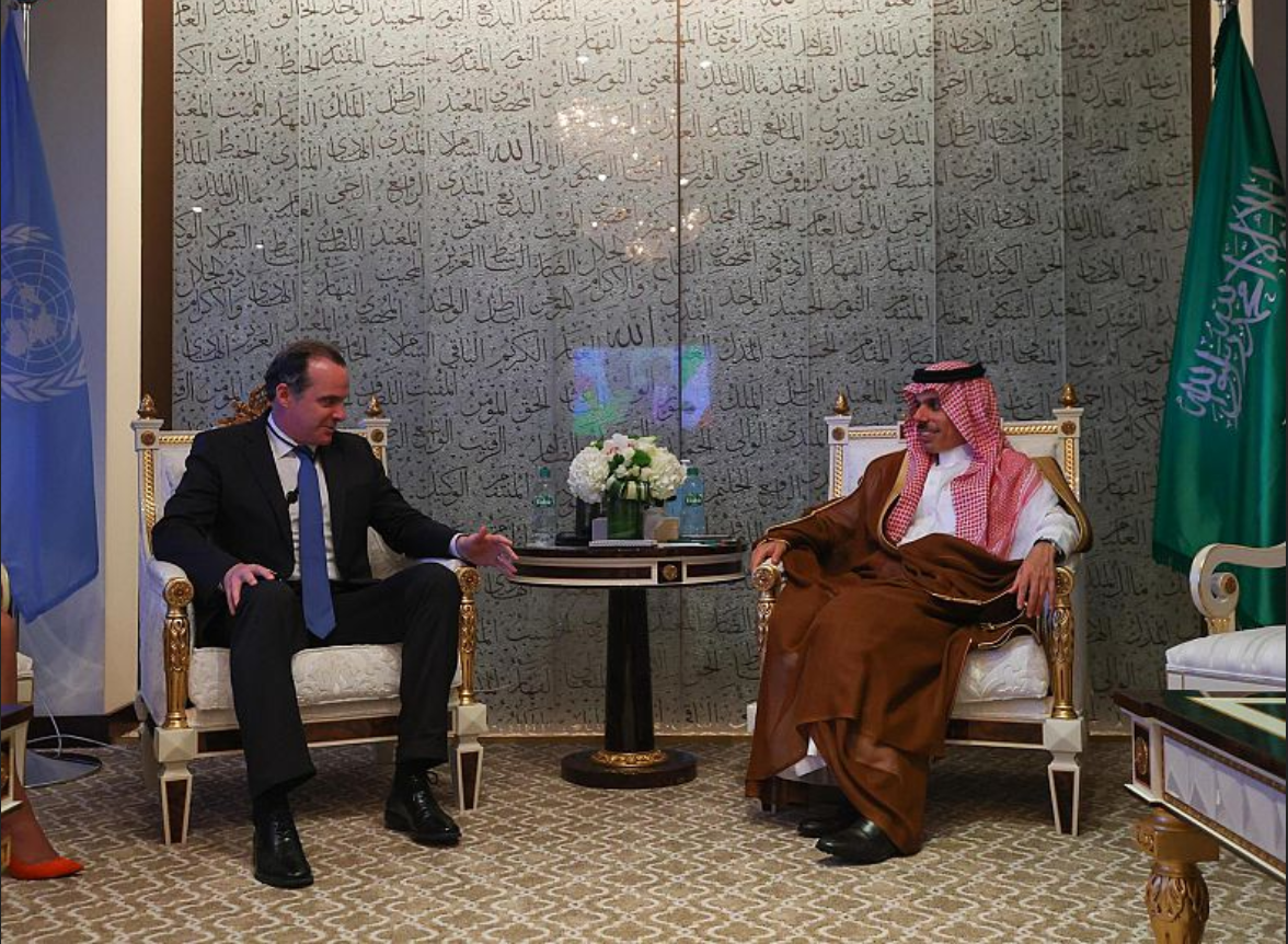 سمو وزير الخارجية يلتقي منسق الأمن القومي الأمريكي لشؤون الشرق الأوسط وشمال أفريقيا