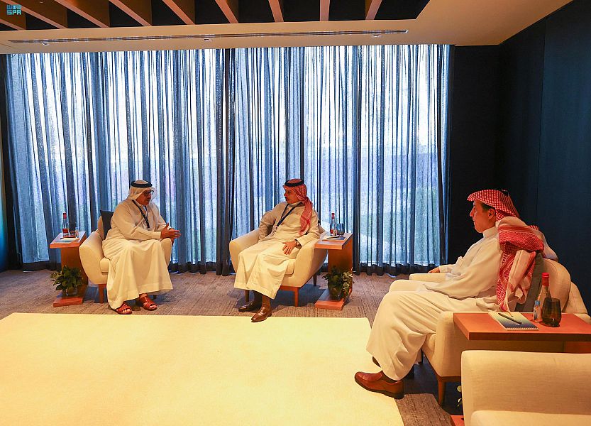 سمو وزير الخارجية يلتقي وزير خارجية مملكة البحرين