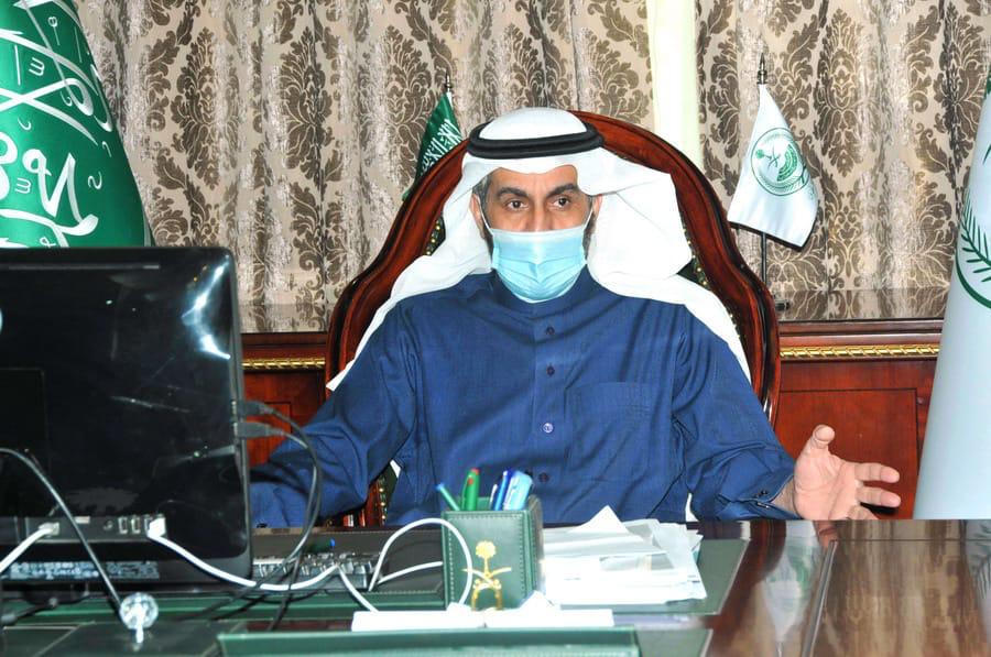 محافظ القريات يلتقي مدير بنك التنميه  بالمحافظه ومرافقيه