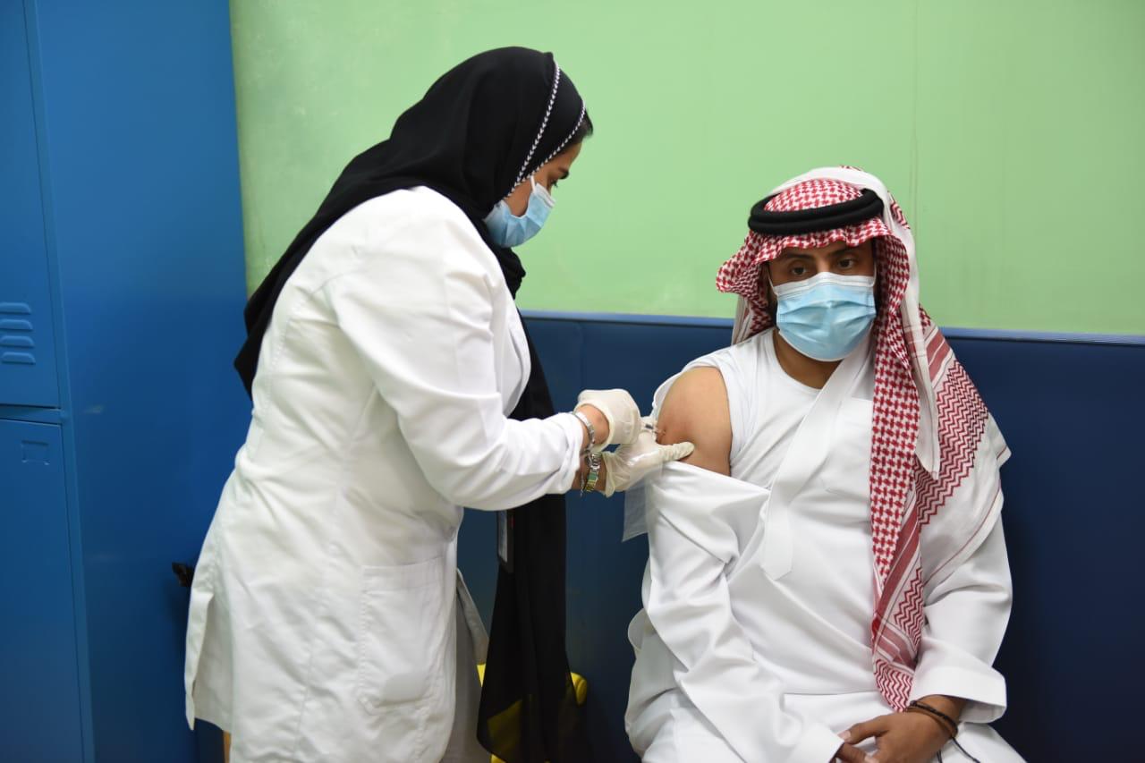 تطعيم 142 مريض وموظف في المركز خلال يومين "إرادة الدمام " تدشن مركز لقاحات ضد كورونا  للمرضى والموظفين  بالمجمع
