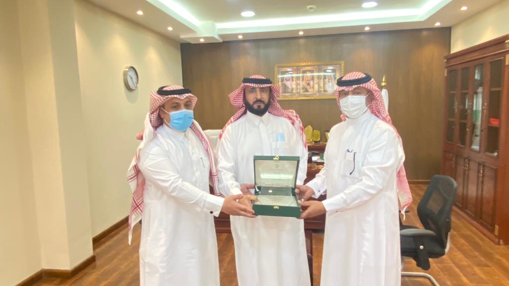 التدريب الأهلي بالتدريب التقني والمهني  يكرم أ.سعد القحطاني