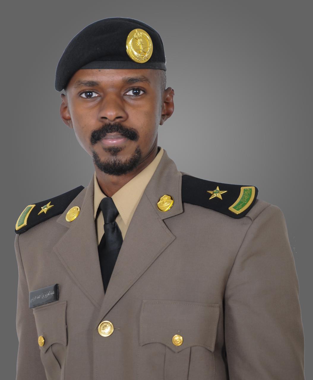 "الجريبي" يحتفل بتخرجه برتبة ملازم