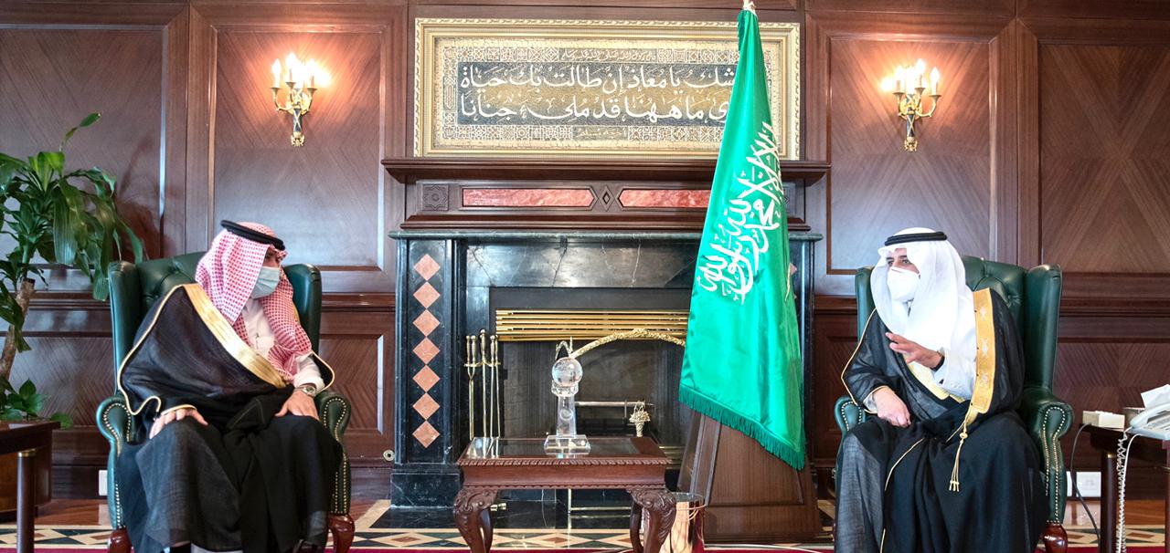 سمو أمير تبوك يستقبل وزير التجارة وزير الإعلام المكلف
