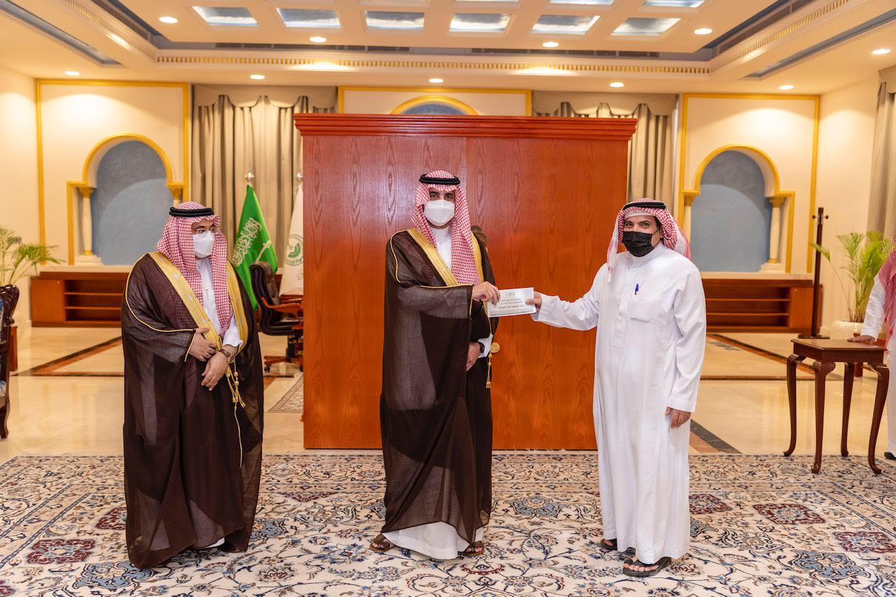 سمو أمير الجوف يسلم الفائزين بجائزة سموه لزيت الزيتون جوائزهم البالغة نصف مليون ريال