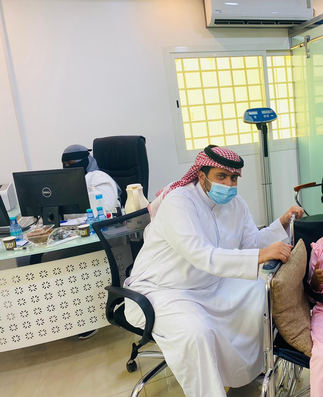 الدكتورالمقبل يشارك بعيادة التطوع ضمن برنامج مبادرة الكوادر الطبية التطوعية بمستشفى الرس العام