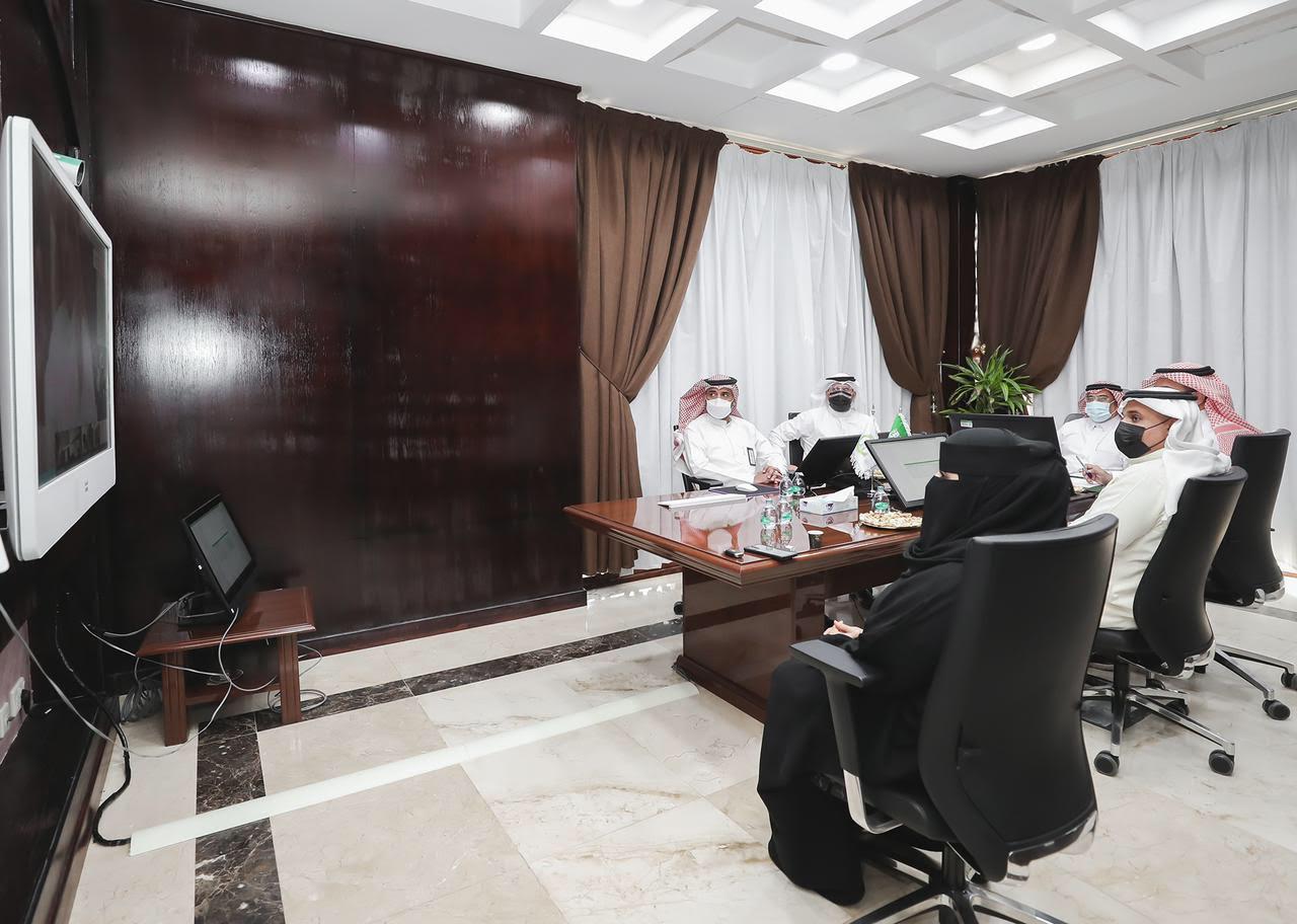 أمين الجوف يرأس الاجتماع الدوري لرؤياء البلديات ويبحث معالجة التشوه البصري ومتابعة الأعمال الميدانية