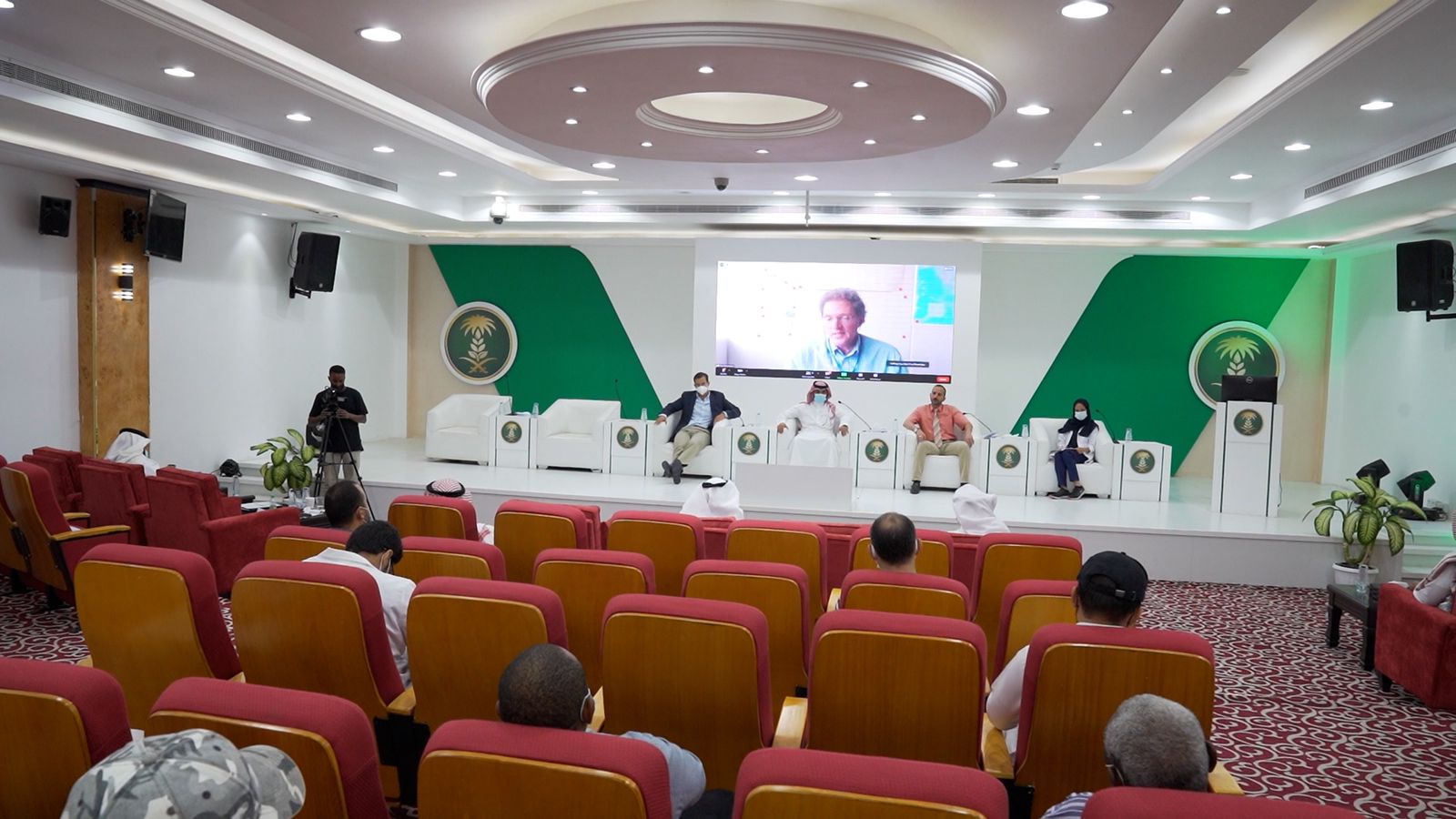 "البيئة" تعمل على التحسين الوراثي لرفع كفاءة إنتاج الحليب في الأبقار