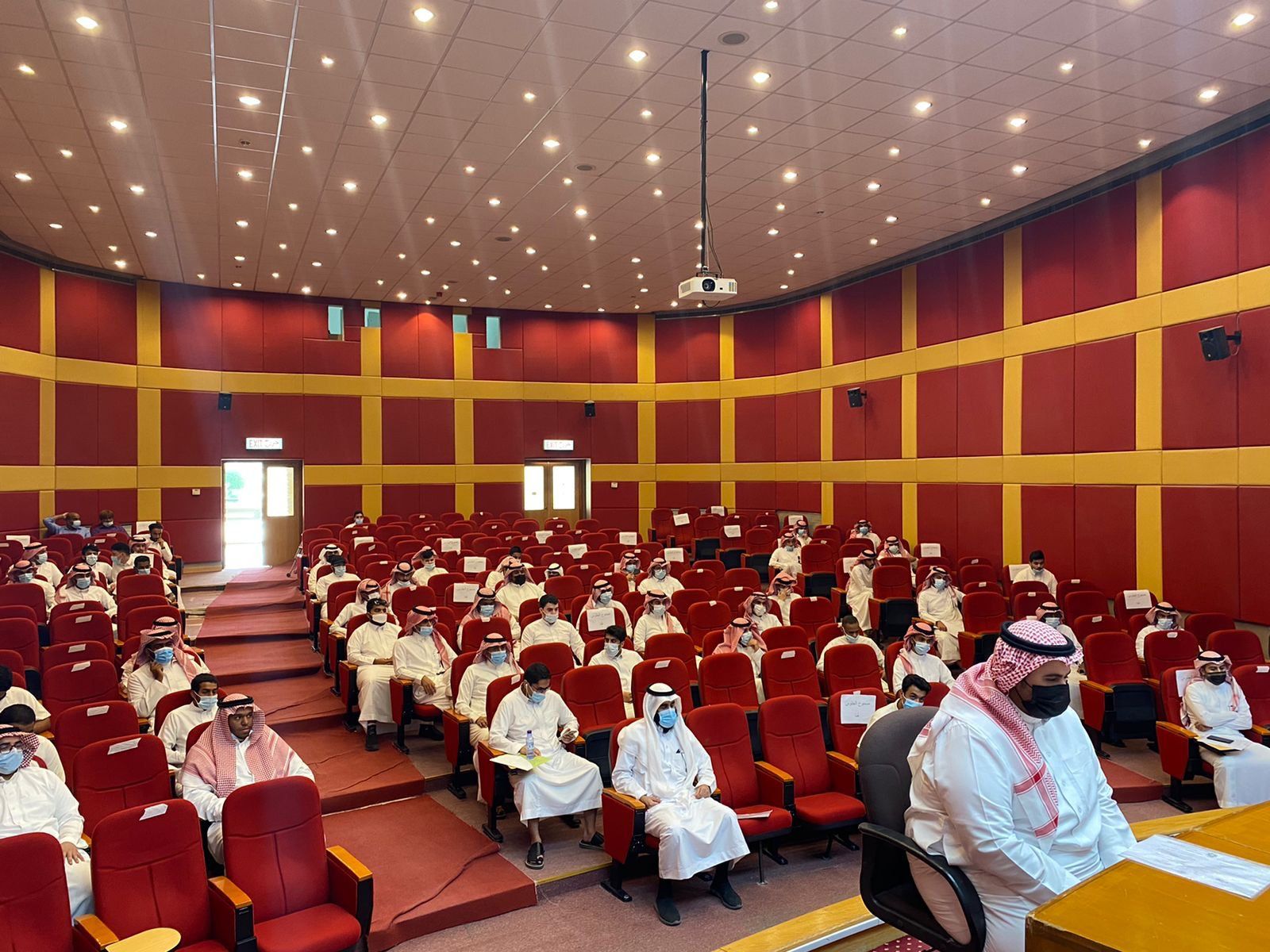 كلية الاتصالات بالرياض تنظم لقاء لتوظيف خريجيها