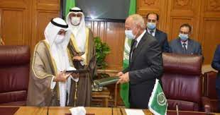 الأمين العام لمجلس التعاون يوقع مذكرة تفاهم مع الجامعة العربية