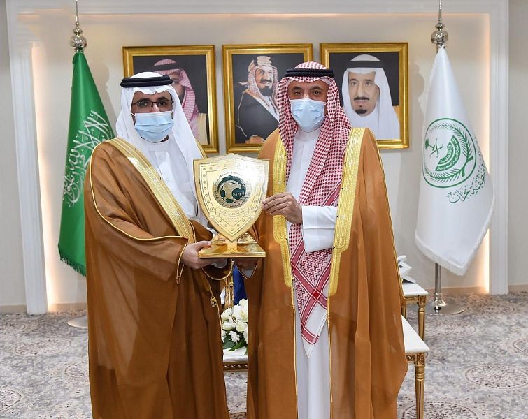 سمو أمير منطقة نجران يستقبل مدير مكتب وزارة الرياضة بالمنطقة وإدارة نادي الأخدود