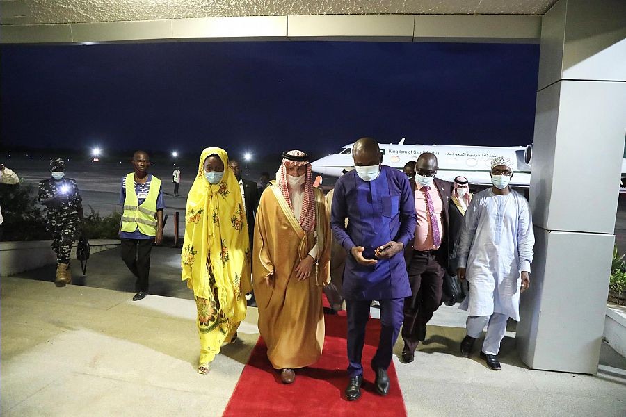 وزير الدولة لشؤون الدول الأفريقية يصل إلى جمهورية سيراليون