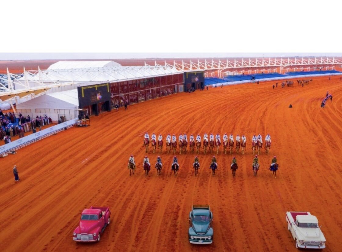 "الباهية" تحقق أفضل توقيت في جذاع البكار والقعدان لمنافسات الهجن بمهرجان المؤسس