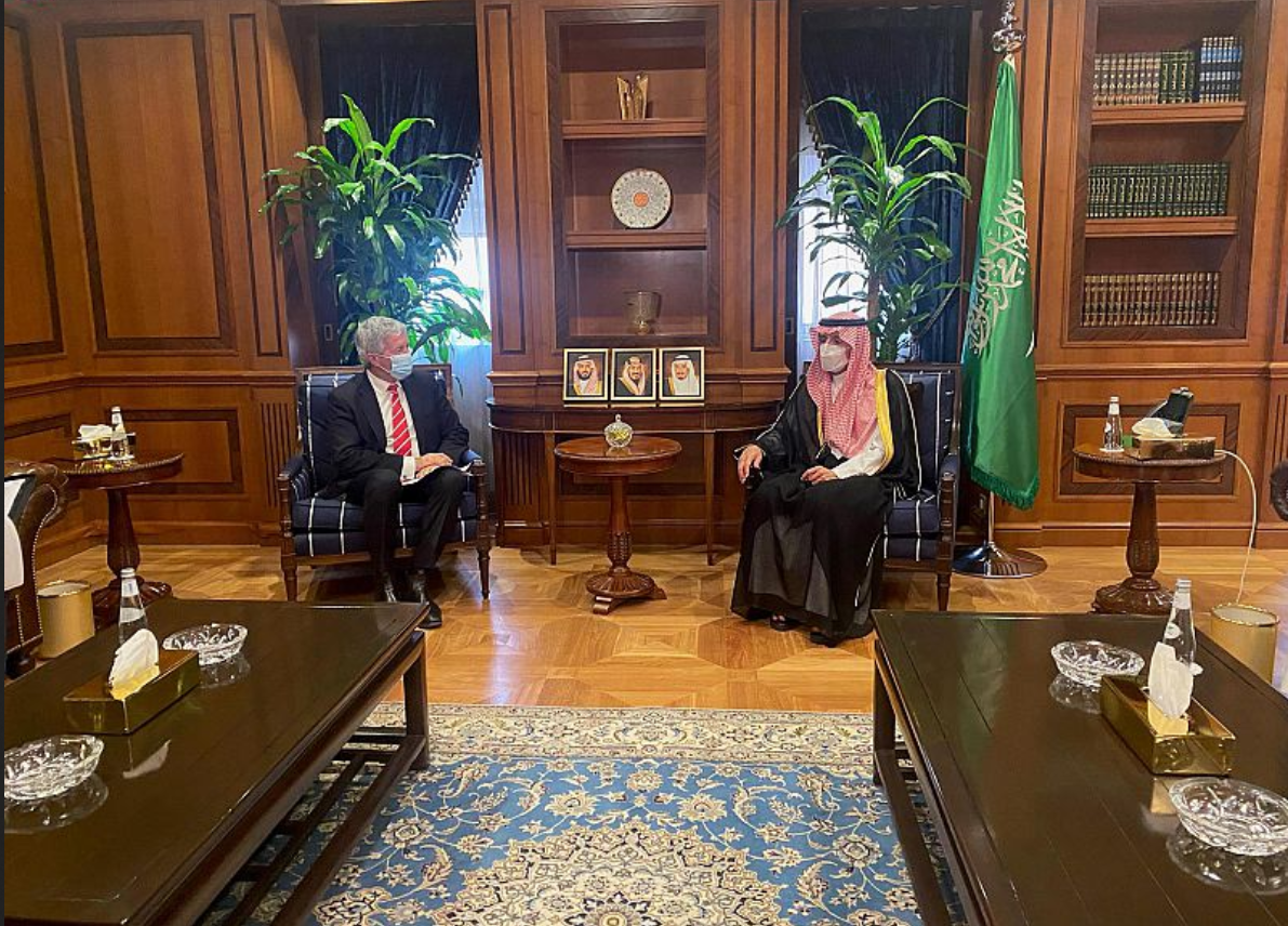 وزير الدولة للشؤون الخارجية يستقبل وزير التجارة النيوزلندي