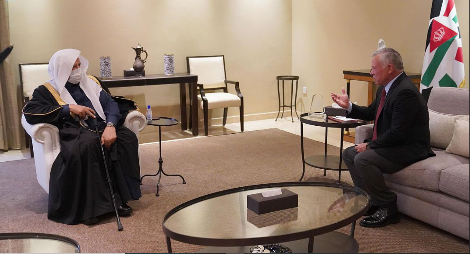 ملك الأردن خلال لقائه رئيس مجلس الشورى: أمن المملكة العربية السعودية جزء لا يتجزأ من أمن الأردن والمنطقة