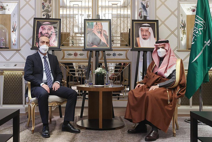 سمو وزير الخارجية يلتقي وزير خارجية أرمينيا