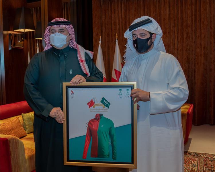 سمو رئيس اللجنة الأولمبية البحرينية يستقبل سمو الأمير فهد بن جلوي