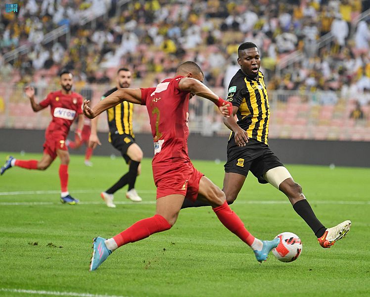 الاتحاد يستعد لكلاسيكو الهلال بثنائية في مرمى ضمك