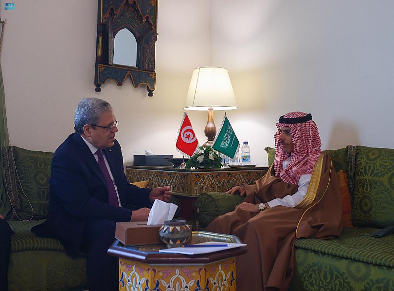 سمو وزير الخارجية يلتقي وزير الخارجية التونسي