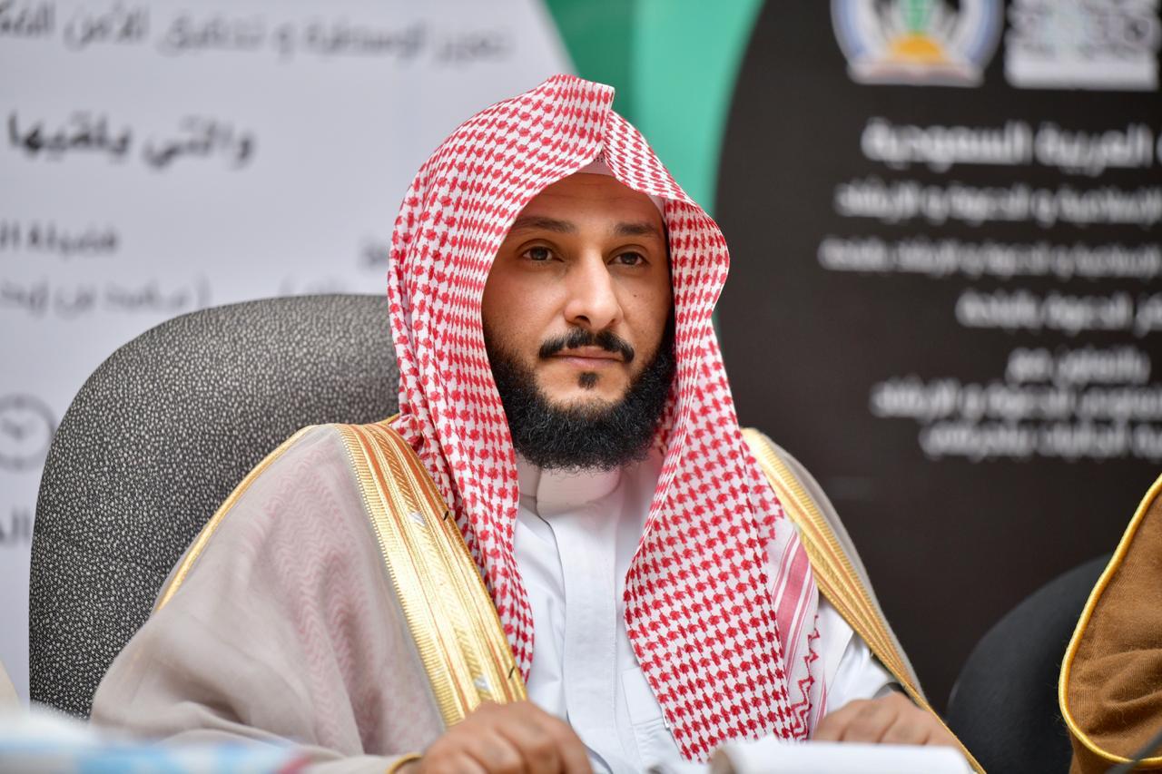 مدير عام إسلامية في جازان يعقد الاجتماع الأول  بالدعاة والداعيات المعينين بالفرع