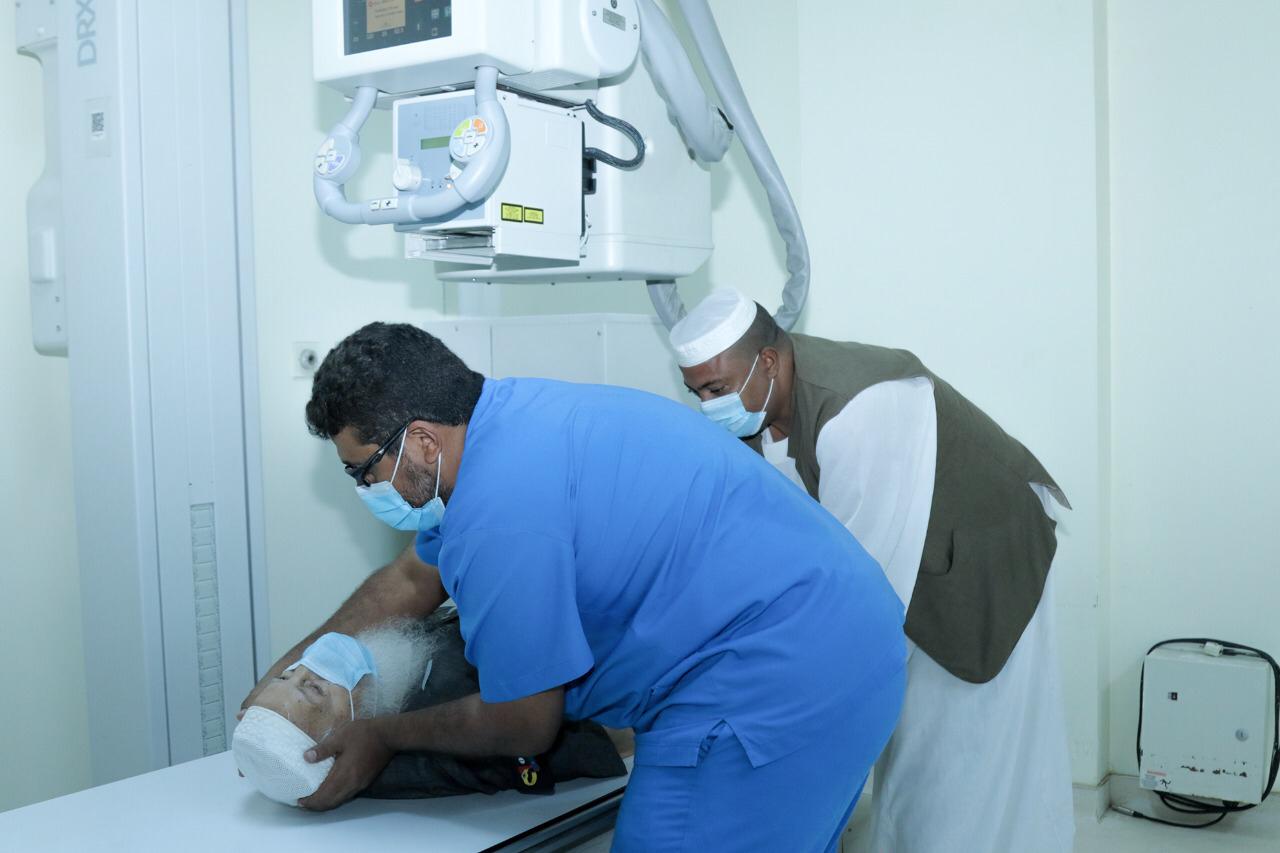 327 مستفيداً من مشروع " الاستشاري الزائر" بمستشفى العيدابي العام